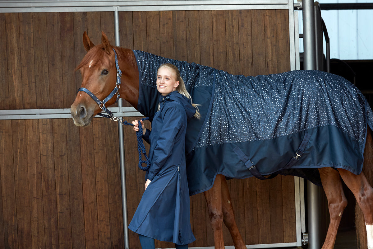 EQUIPAGE HEAVEN Lang regnfrakke. Navy