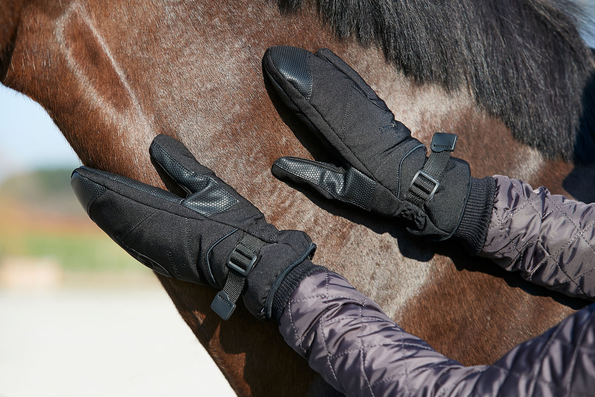 EQUIPAGE LUCINDA 3-finger vanter. Sort