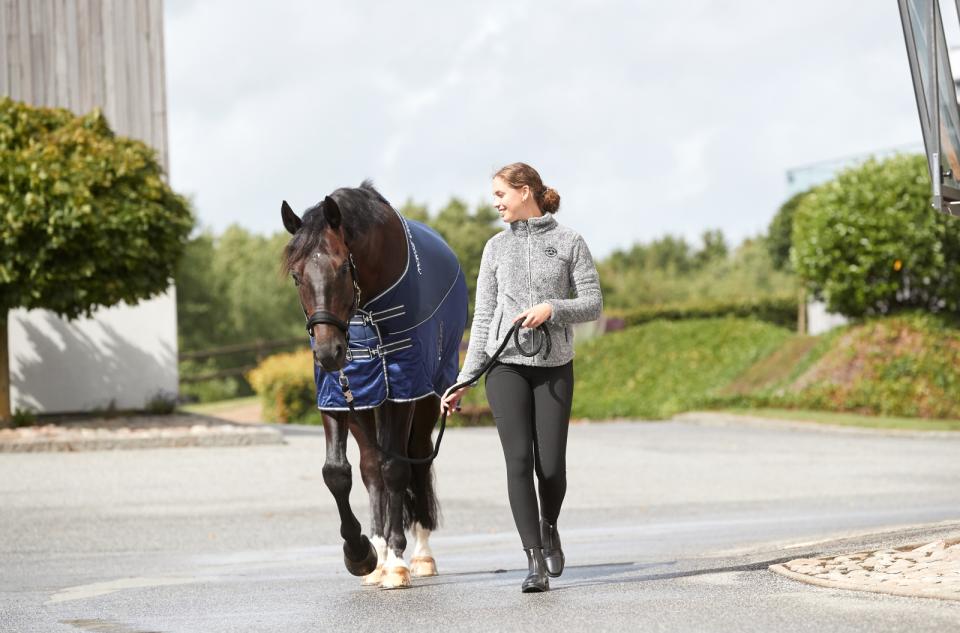 EQUIPAGE MILES Teddy fleecetrøje med lynlås. Grå melange