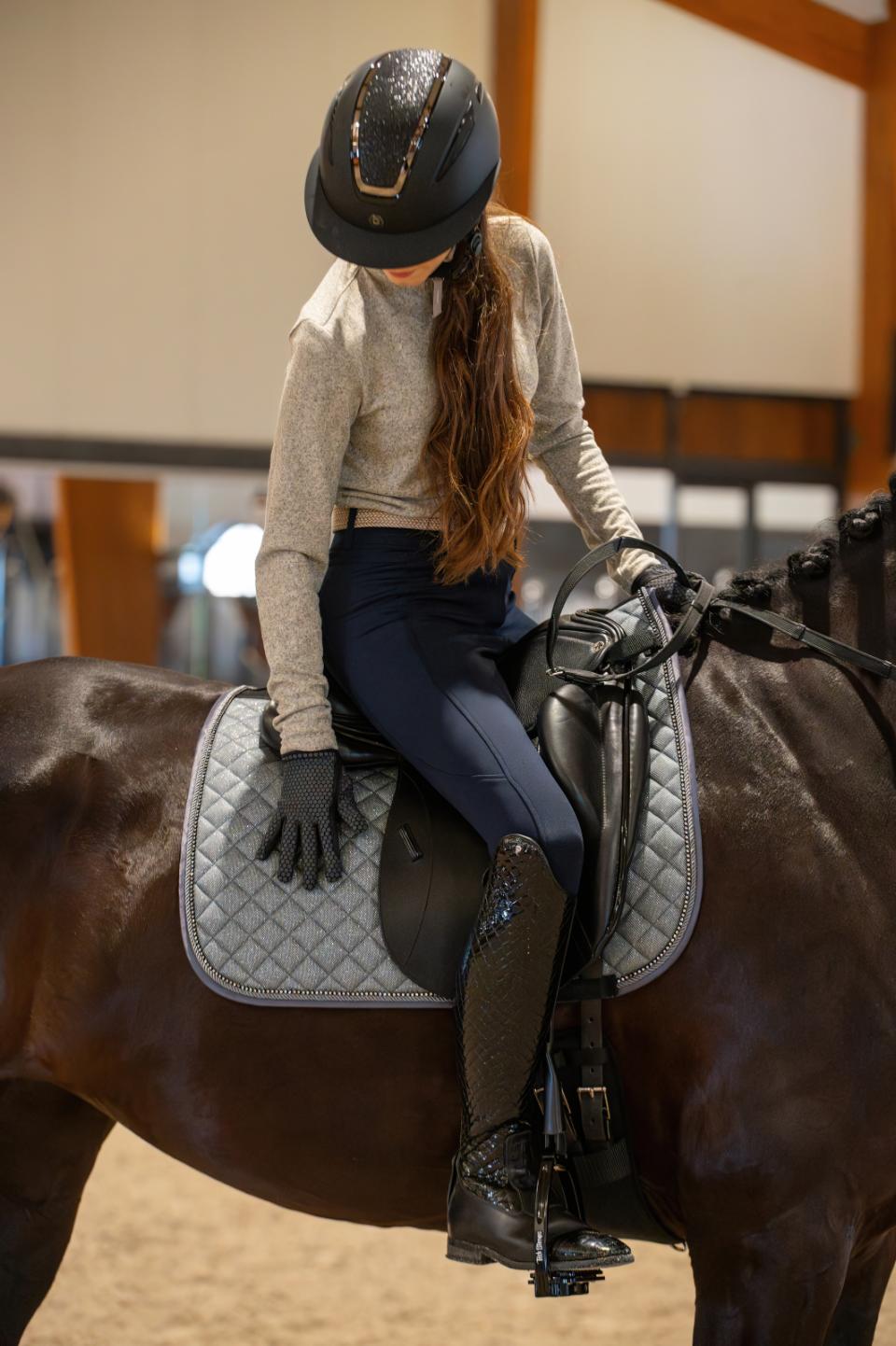 EQUIPAGE MIPS GUARDIAN Ridehjelm. Matt Black