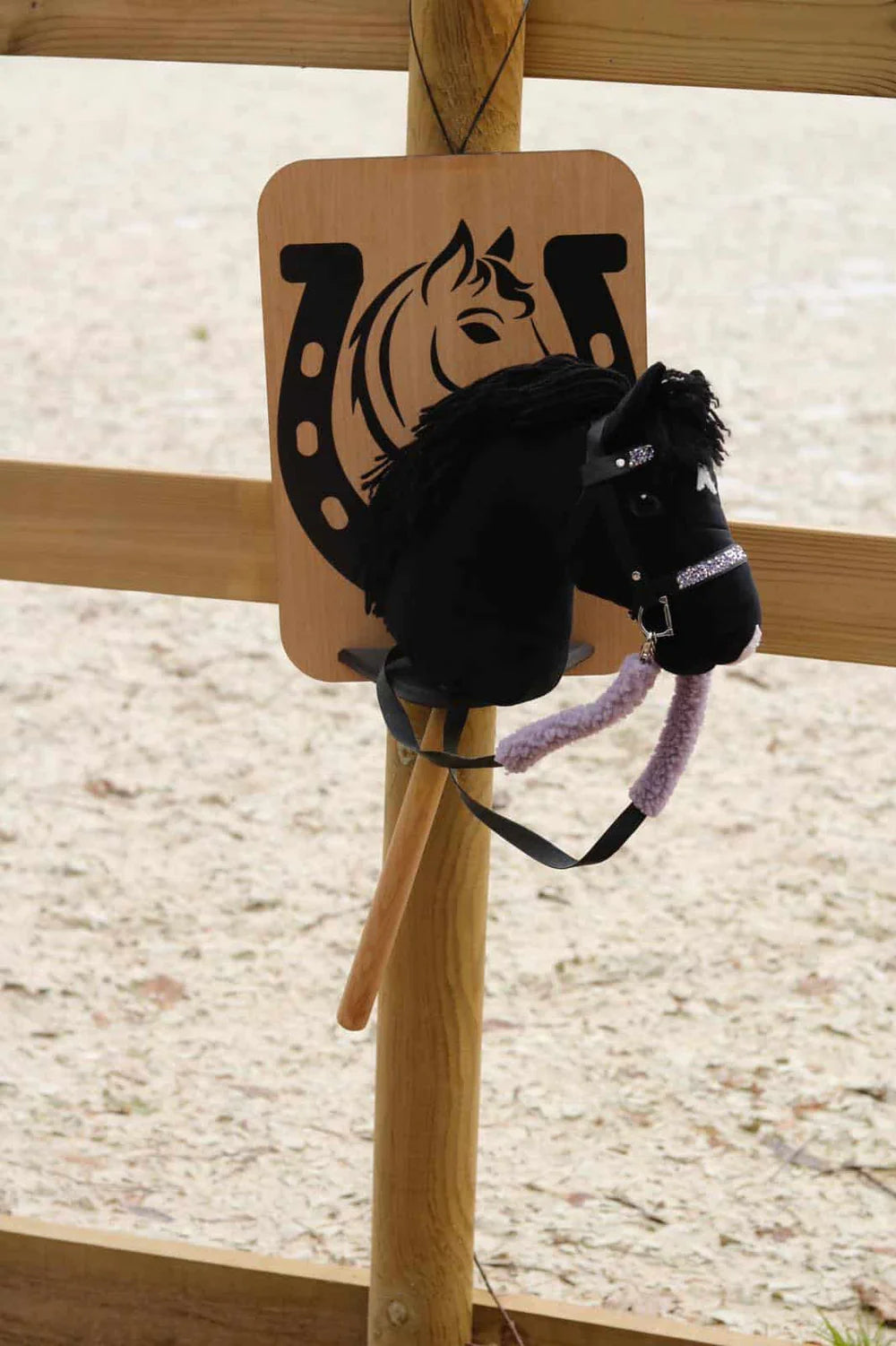 MY HOBBY HORSE Holder til kæphest, i egetræ