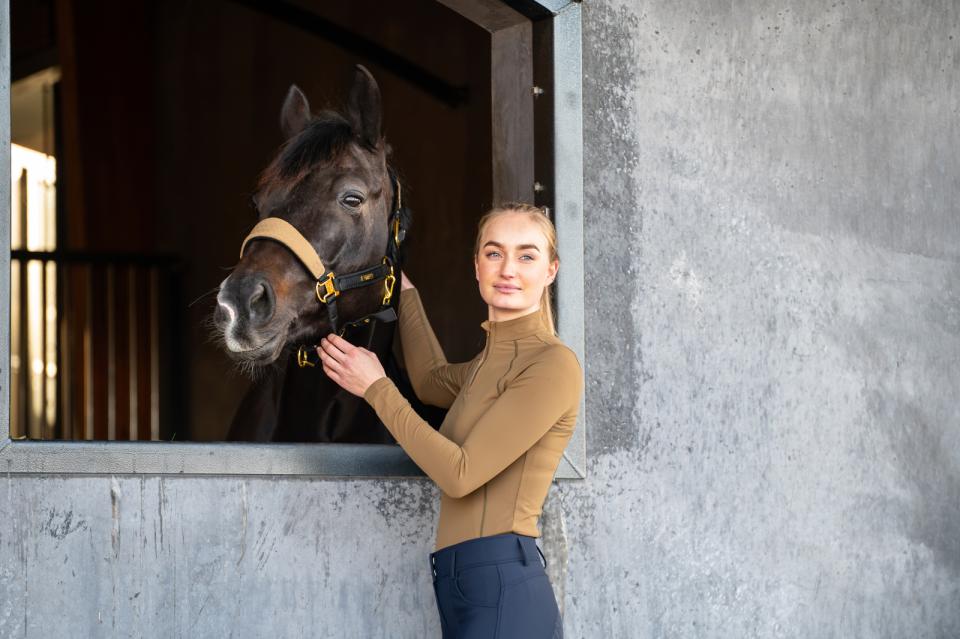 CATAGO BREE Langærmet ridetrøje med half-zip. Kangaroo