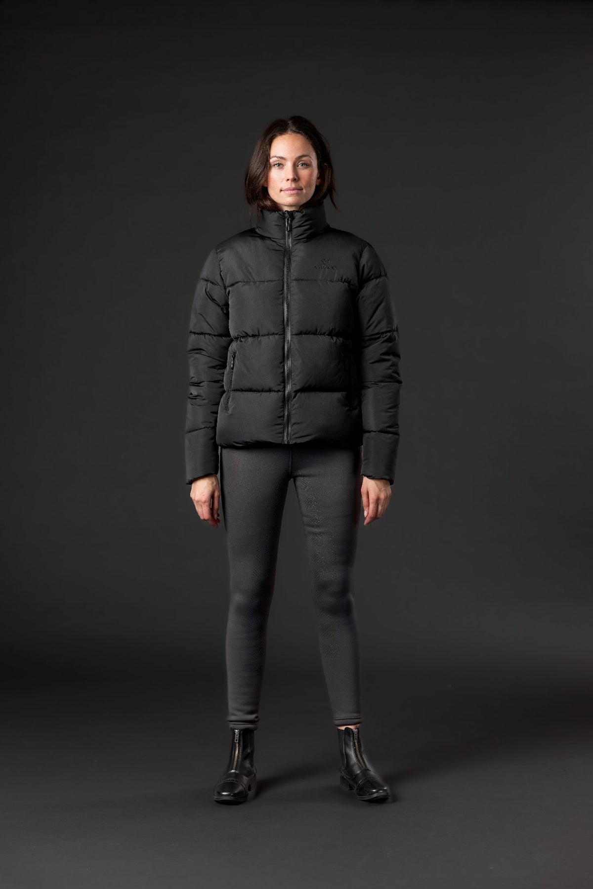 CATAGO BELLA Puffer Jacket. Sort